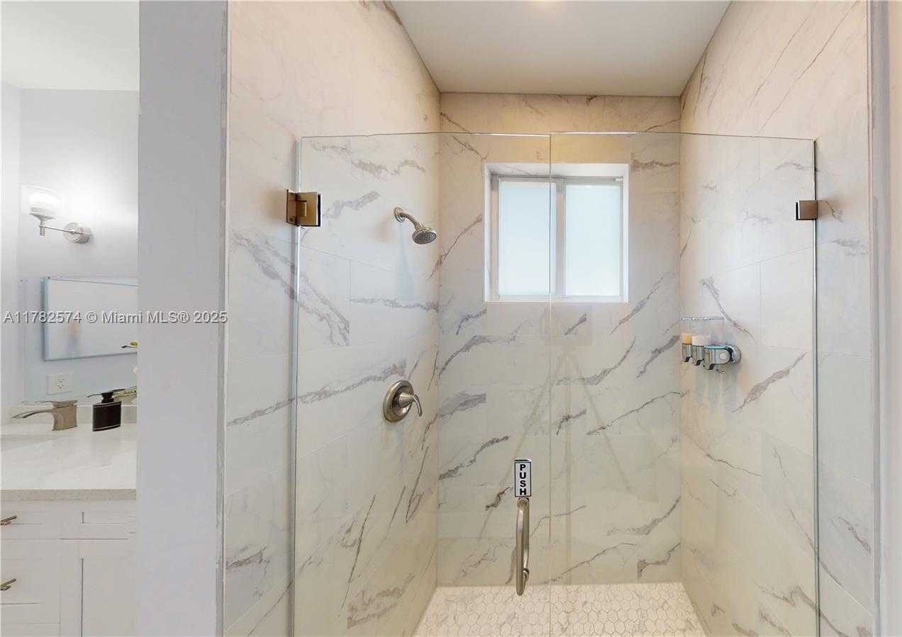 Small Image of 1505 SOUTH WEST 27TH CT, Fort Lauderdale Number 16