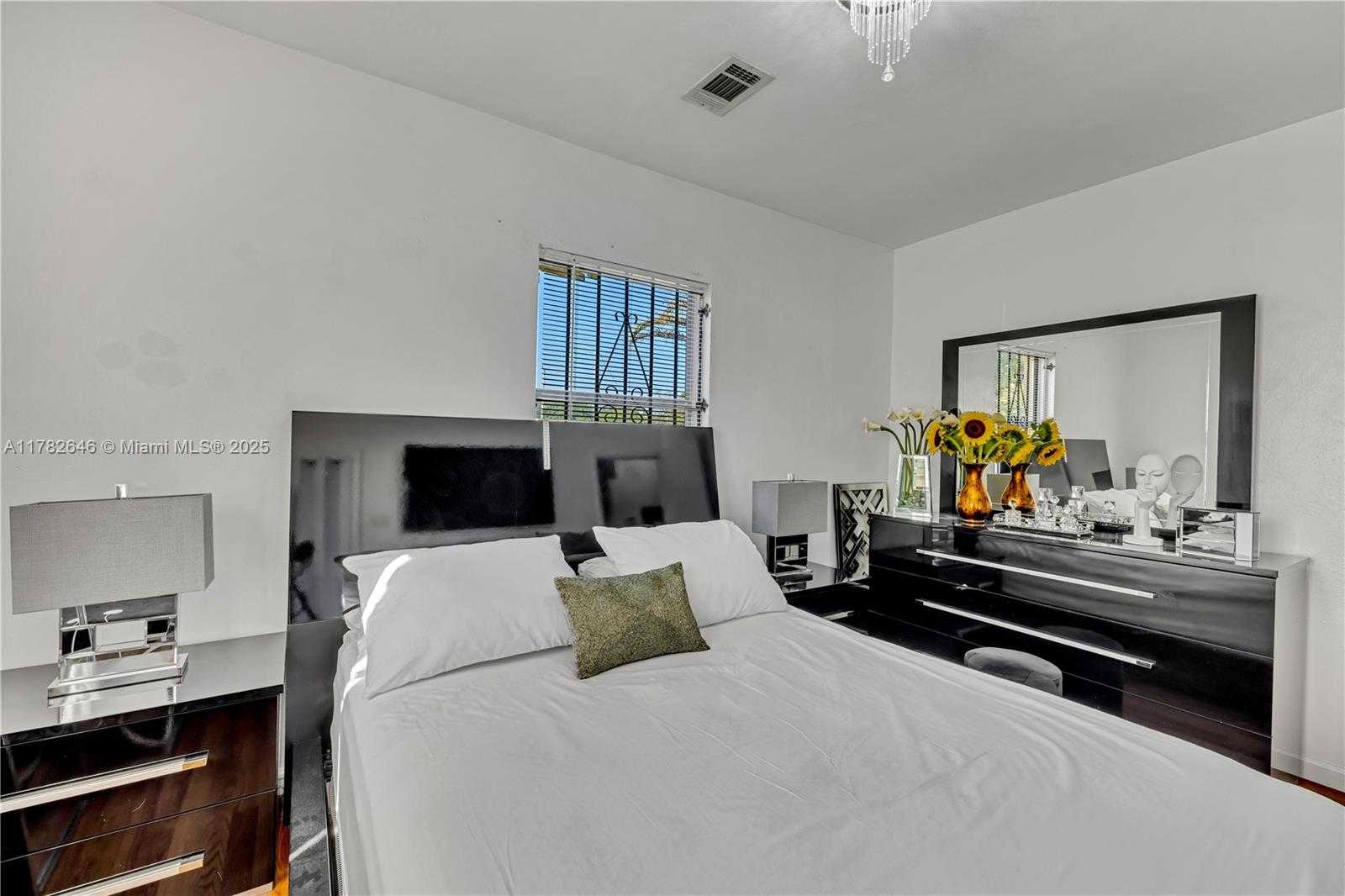 Small Image of 15231 NORTH WEST 28TH PL, Miami Gardens Number 7
