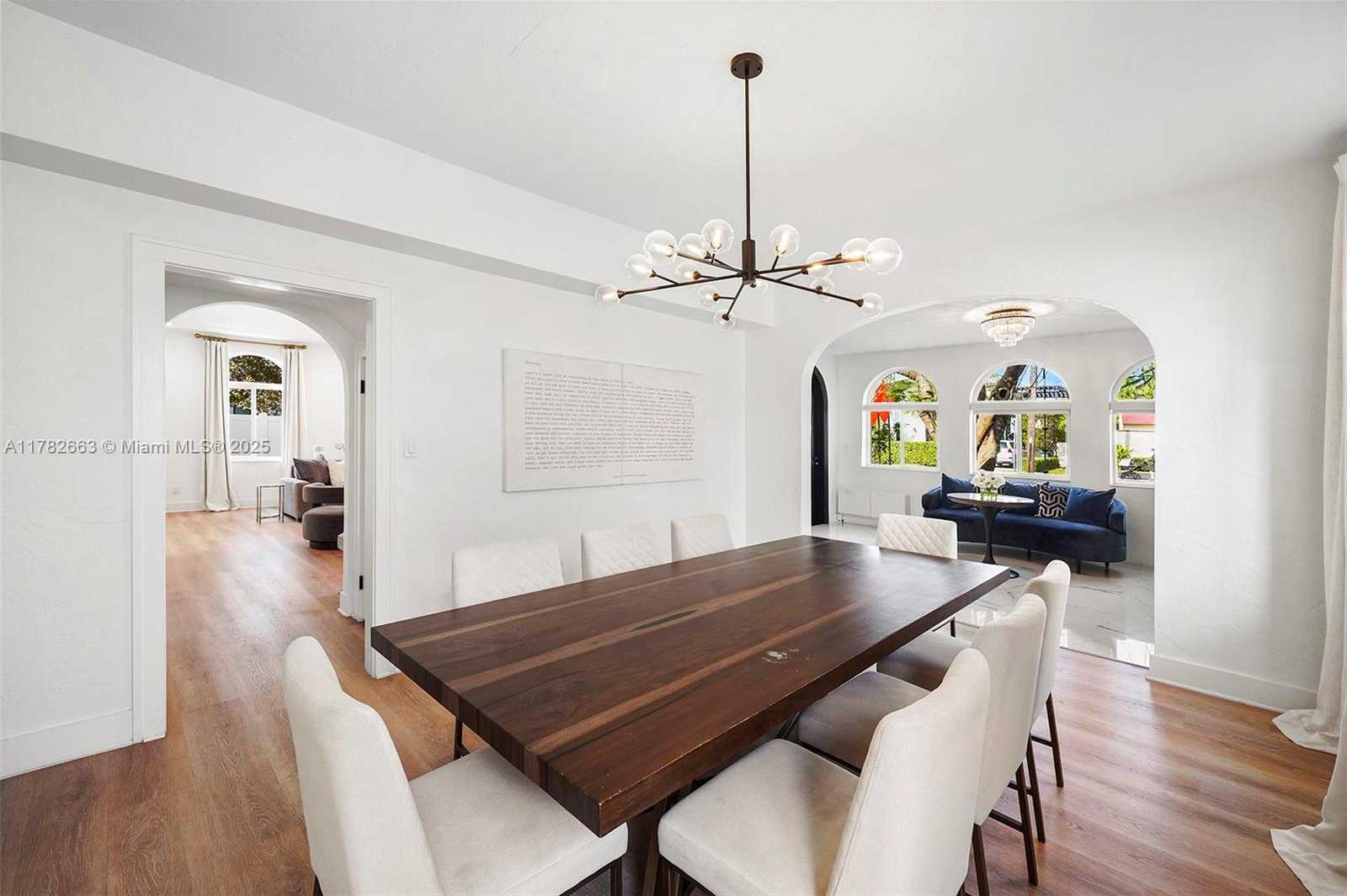 Small Image of 5237 LA GORCE DR, Miami Beach Number 14