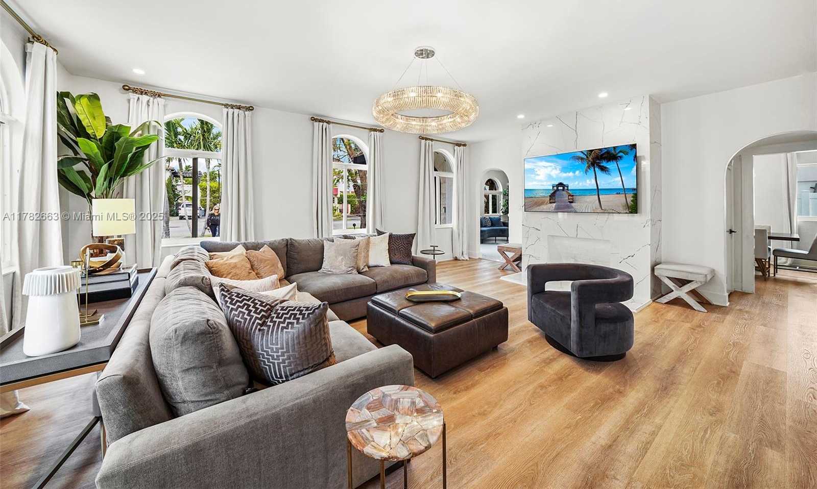 Small Image of 5237 LA GORCE DR, Miami Beach Number 16