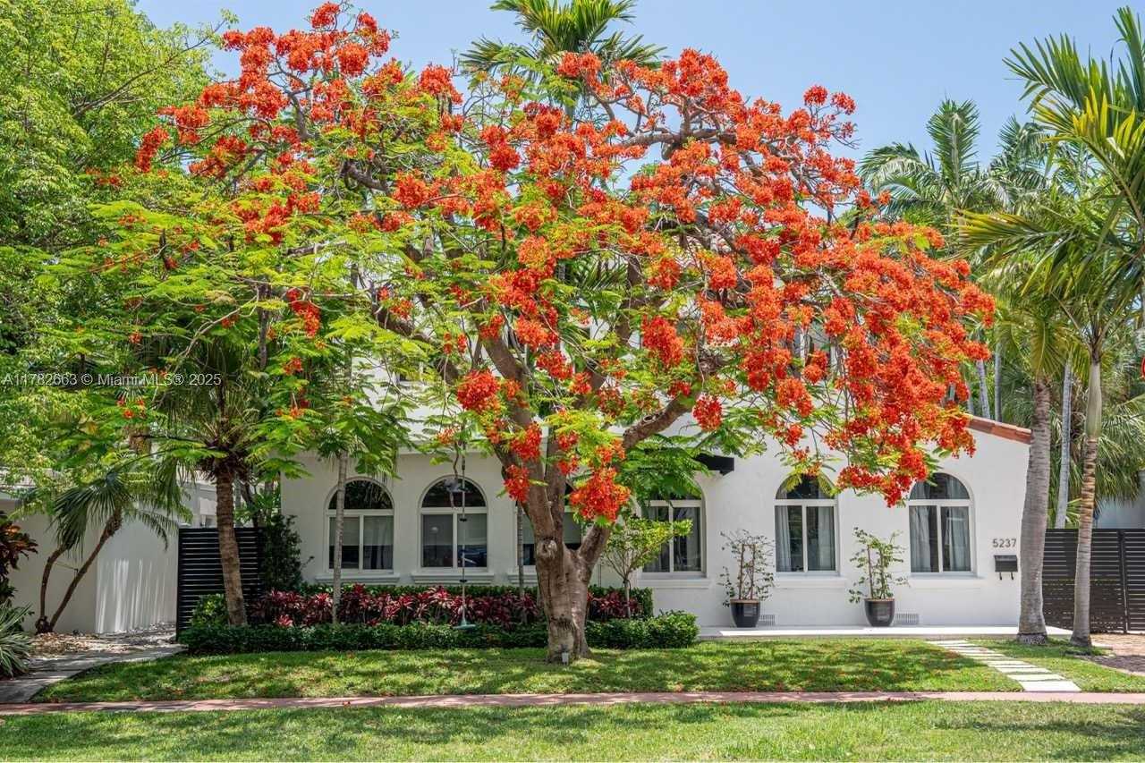 Small Image of 5237 LA GORCE DR, Miami Beach Number 2