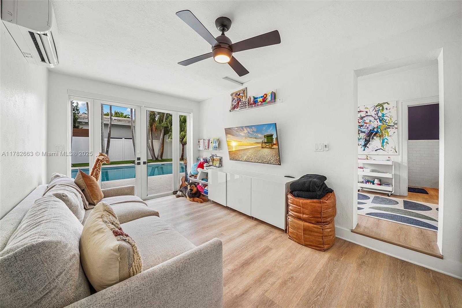 Small Image of 5237 LA GORCE DR, Miami Beach Number 25