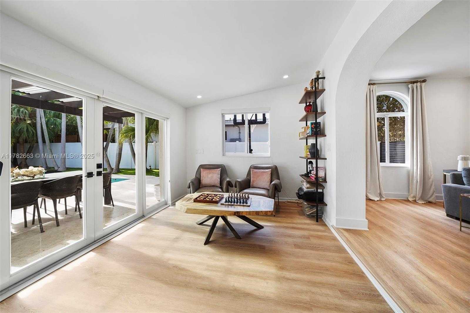 Small Image of 5237 LA GORCE DR, Miami Beach Number 29