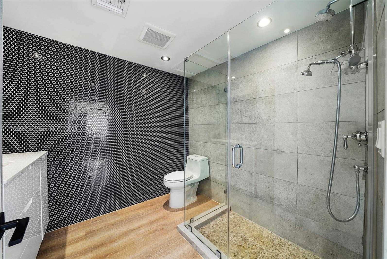 Small Image of 5237 LA GORCE DR, Miami Beach Number 32