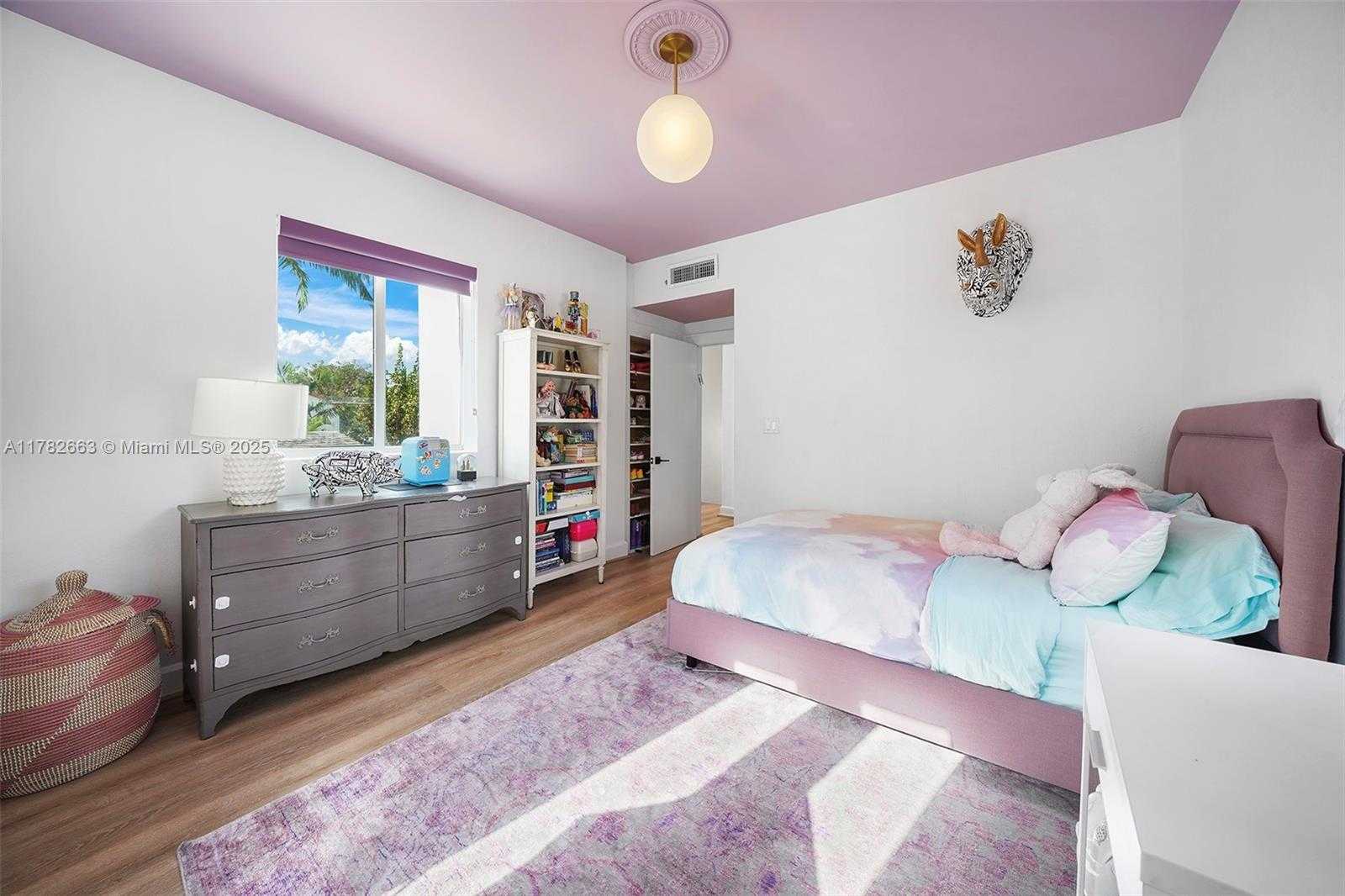 Small Image of 5237 LA GORCE DR, Miami Beach Number 35