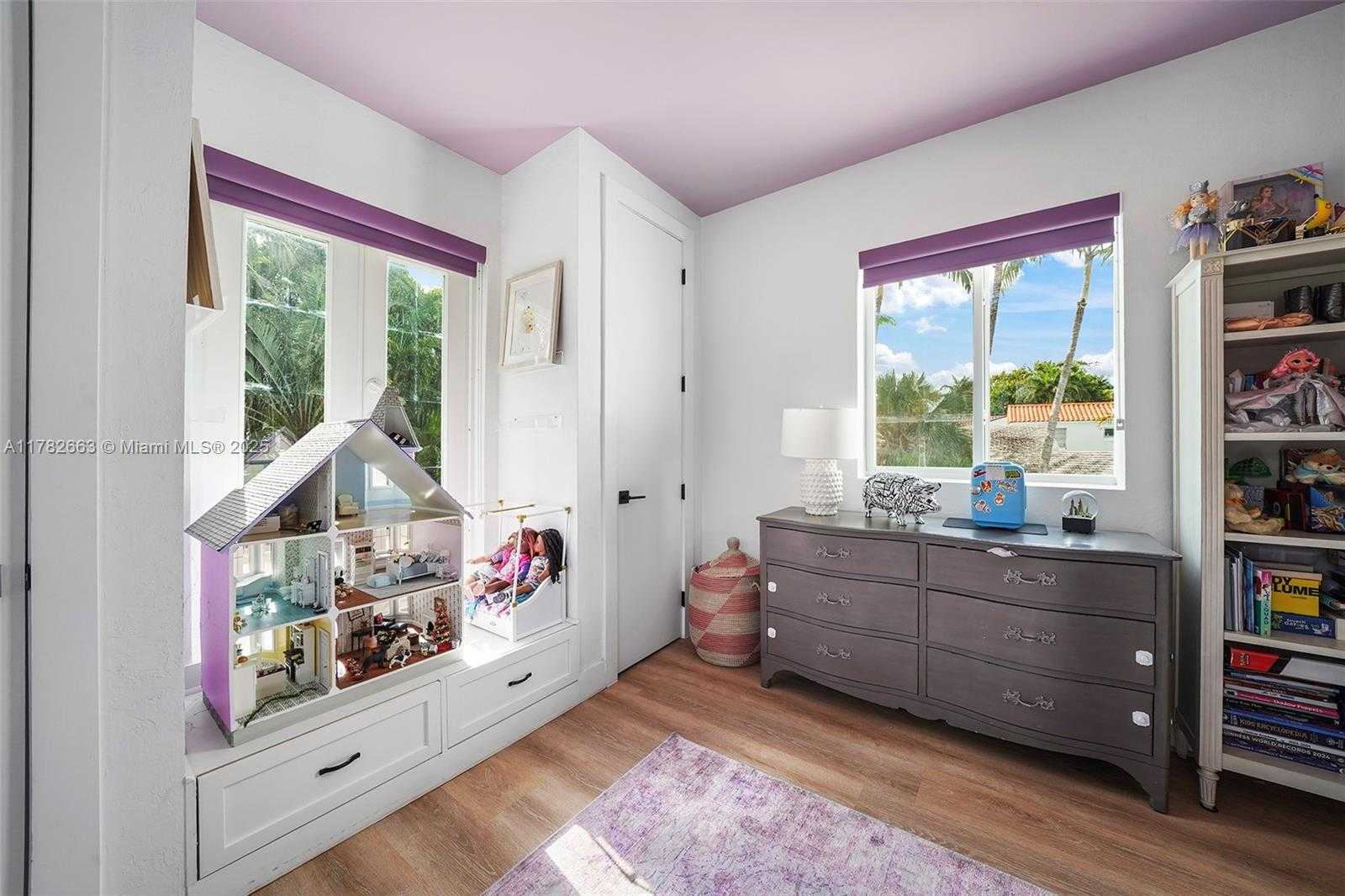 Small Image of 5237 LA GORCE DR, Miami Beach Number 36