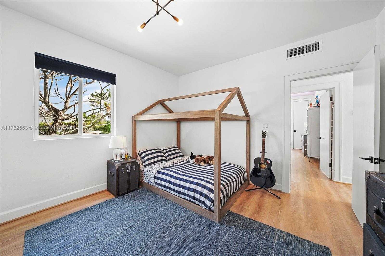 Small Image of 5237 LA GORCE DR, Miami Beach Number 38