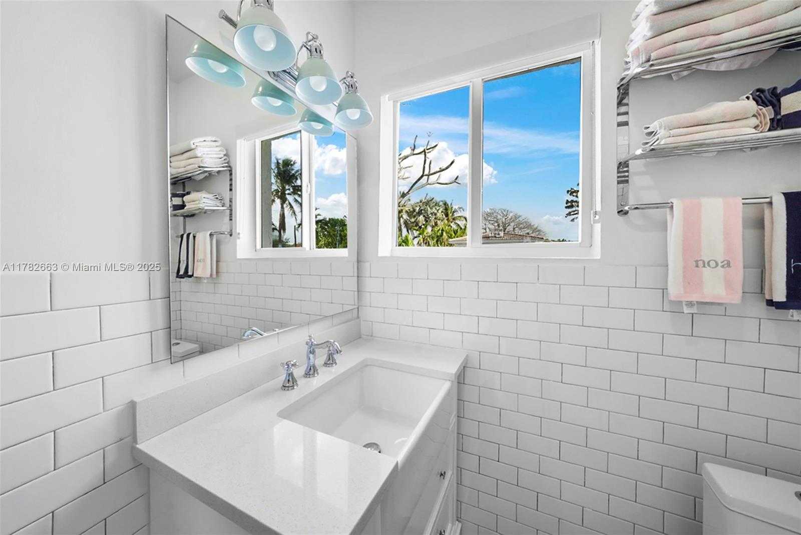 Small Image of 5237 LA GORCE DR, Miami Beach Number 40