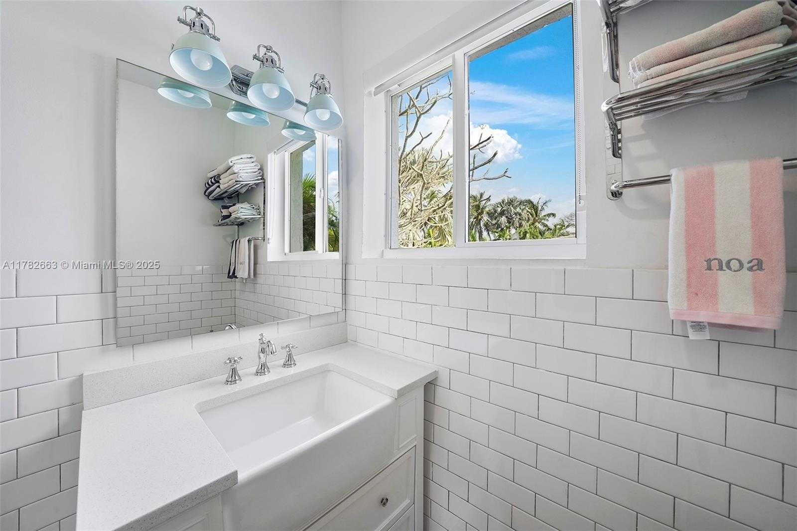 Small Image of 5237 LA GORCE DR, Miami Beach Number 41