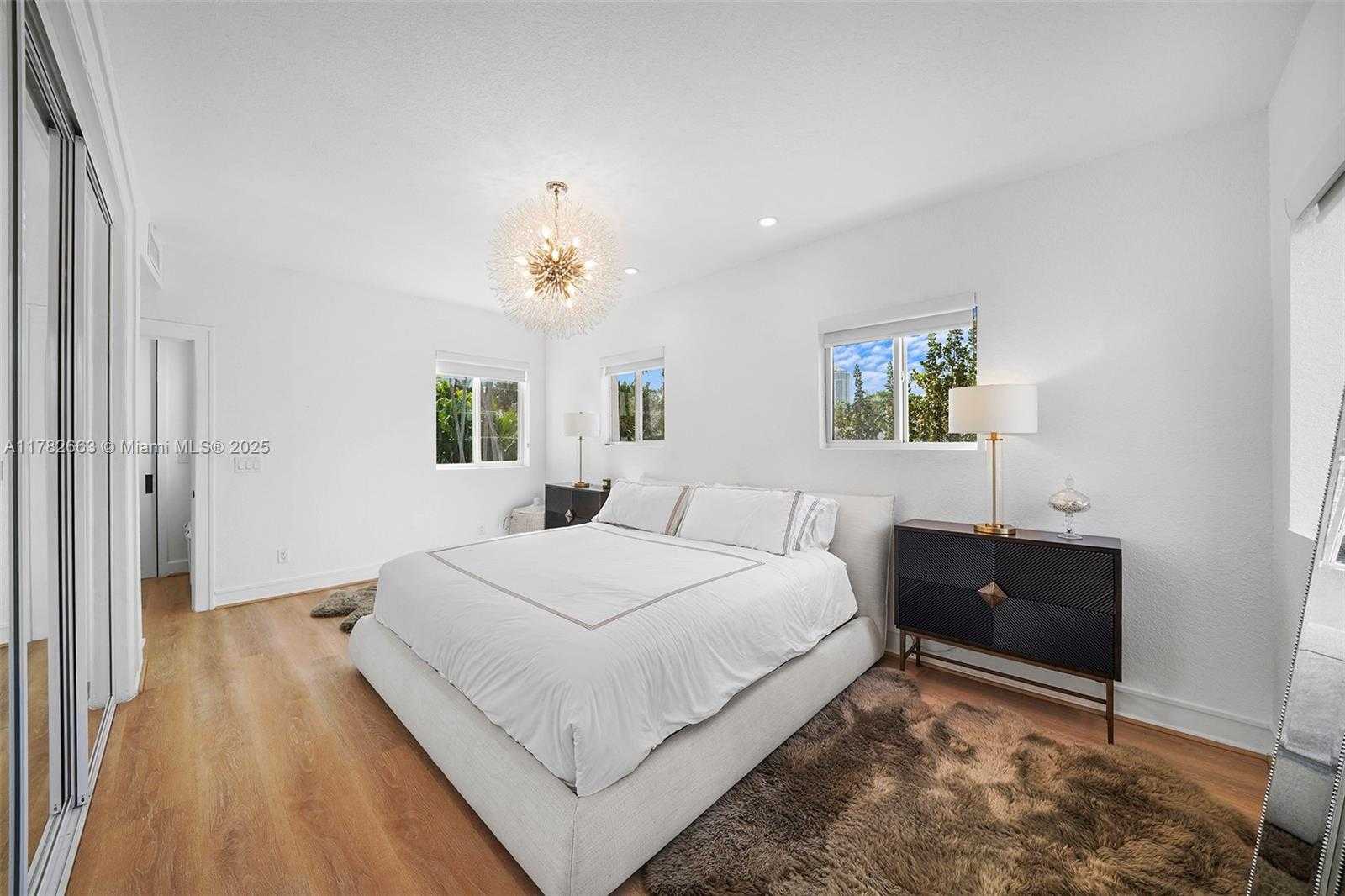 Small Image of 5237 LA GORCE DR, Miami Beach Number 45