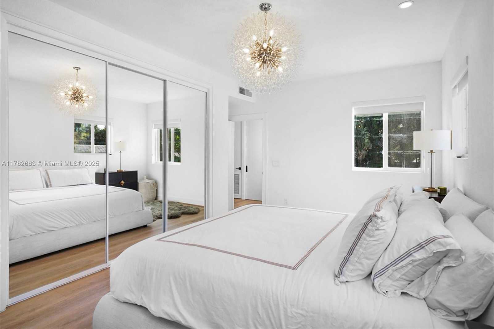 Small Image of 5237 LA GORCE DR, Miami Beach Number 46