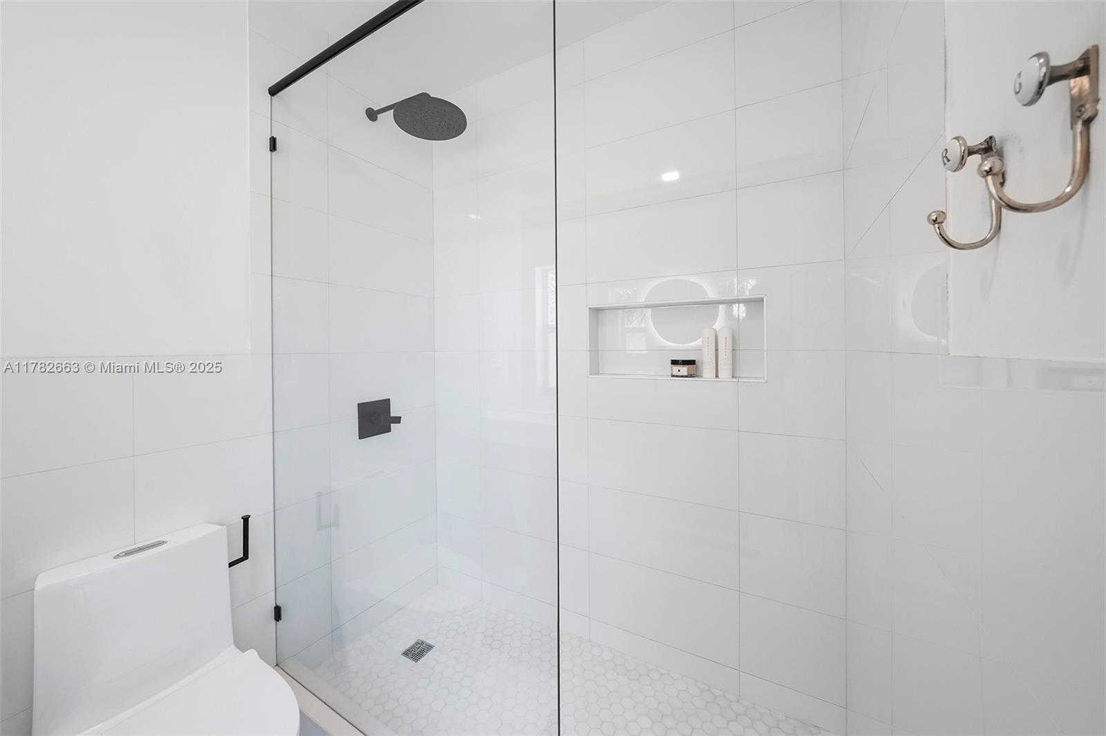 Small Image of 5237 LA GORCE DR, Miami Beach Number 48