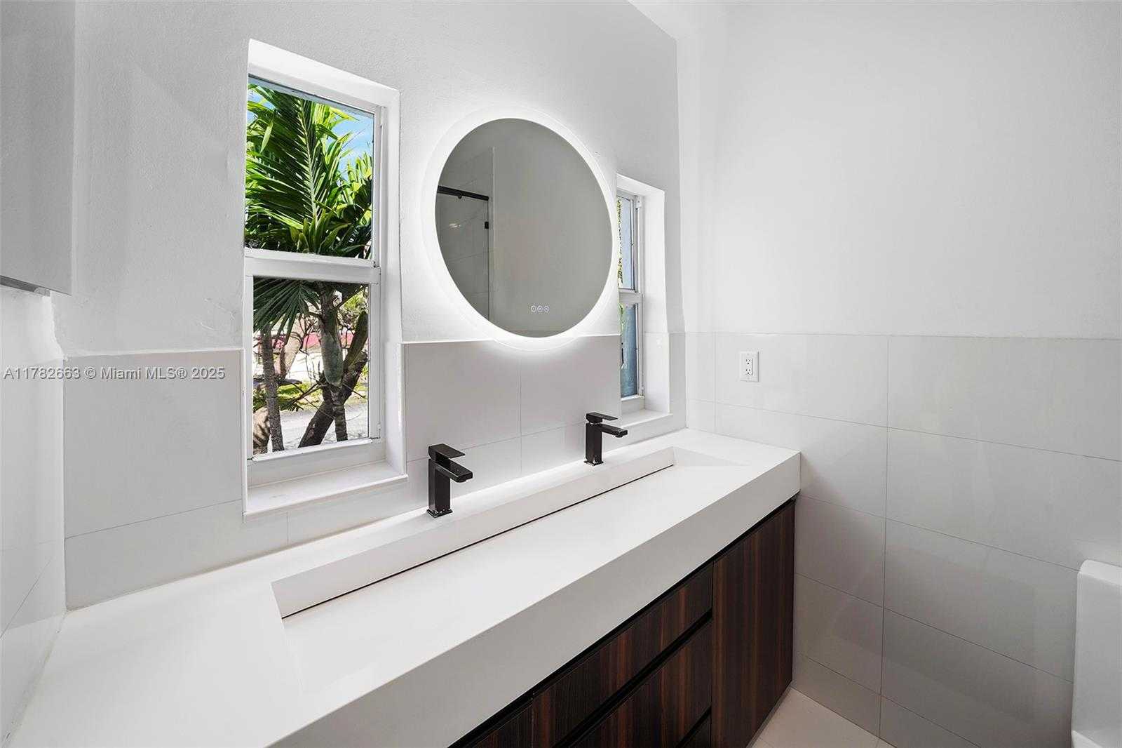 Small Image of 5237 LA GORCE DR, Miami Beach Number 50