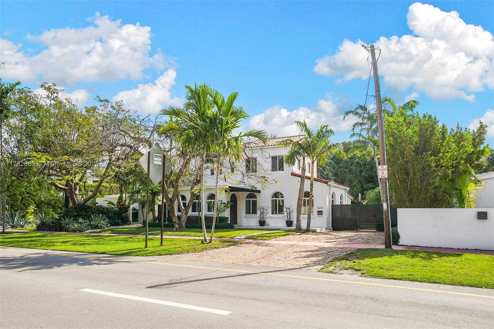Small Image of 5237 LA GORCE DR, Miami Beach Number 51