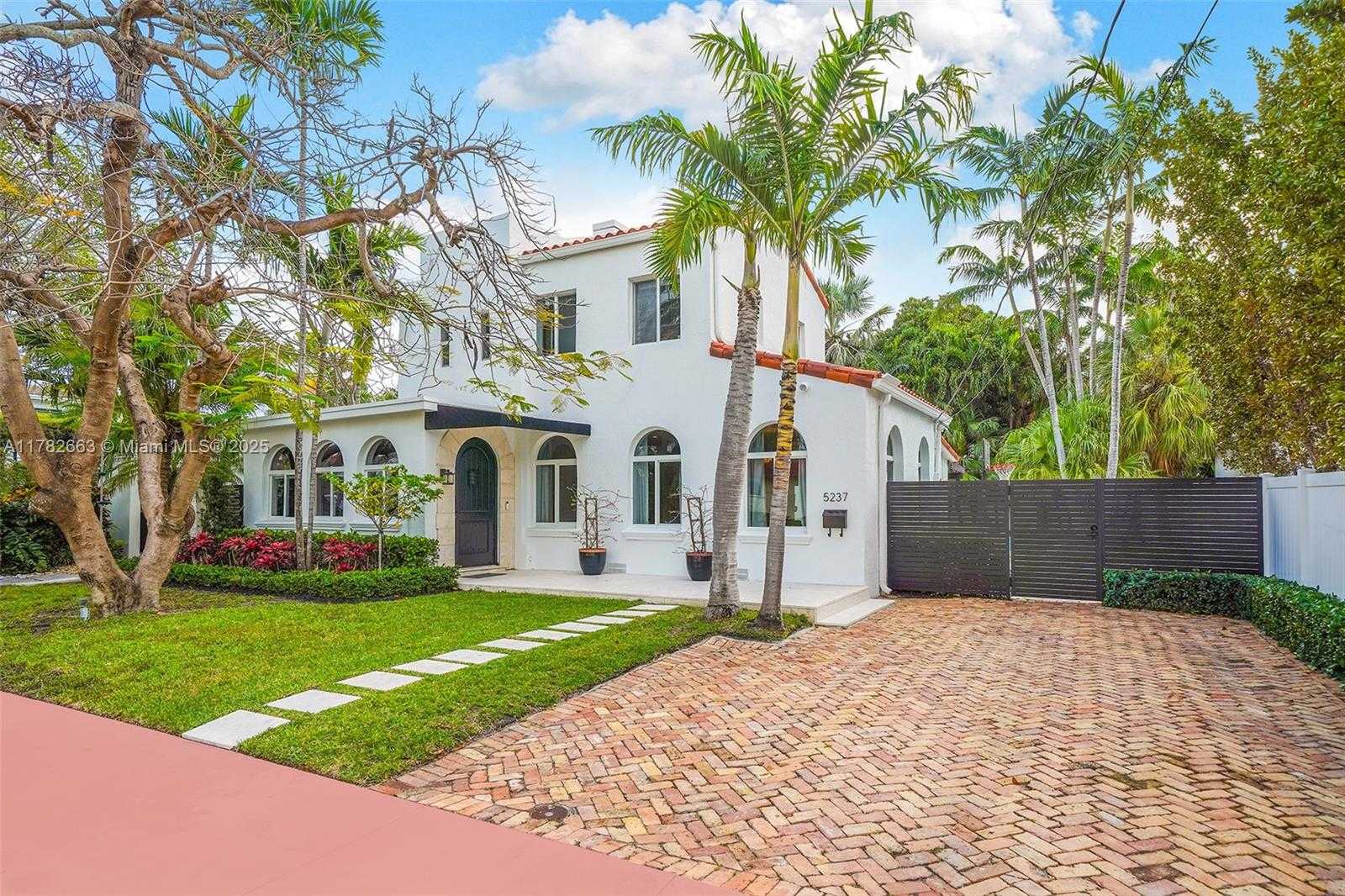 Small Image of 5237 LA GORCE DR, Miami Beach Number 52