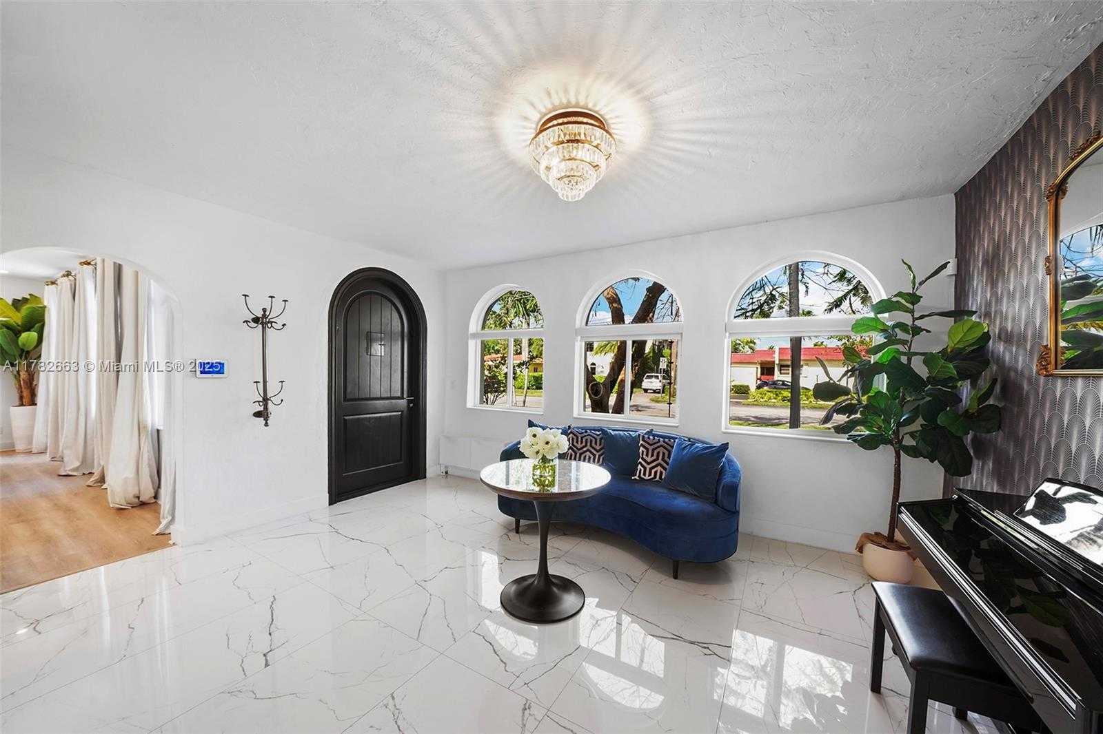 Small Image of 5237 LA GORCE DR, Miami Beach Number 8