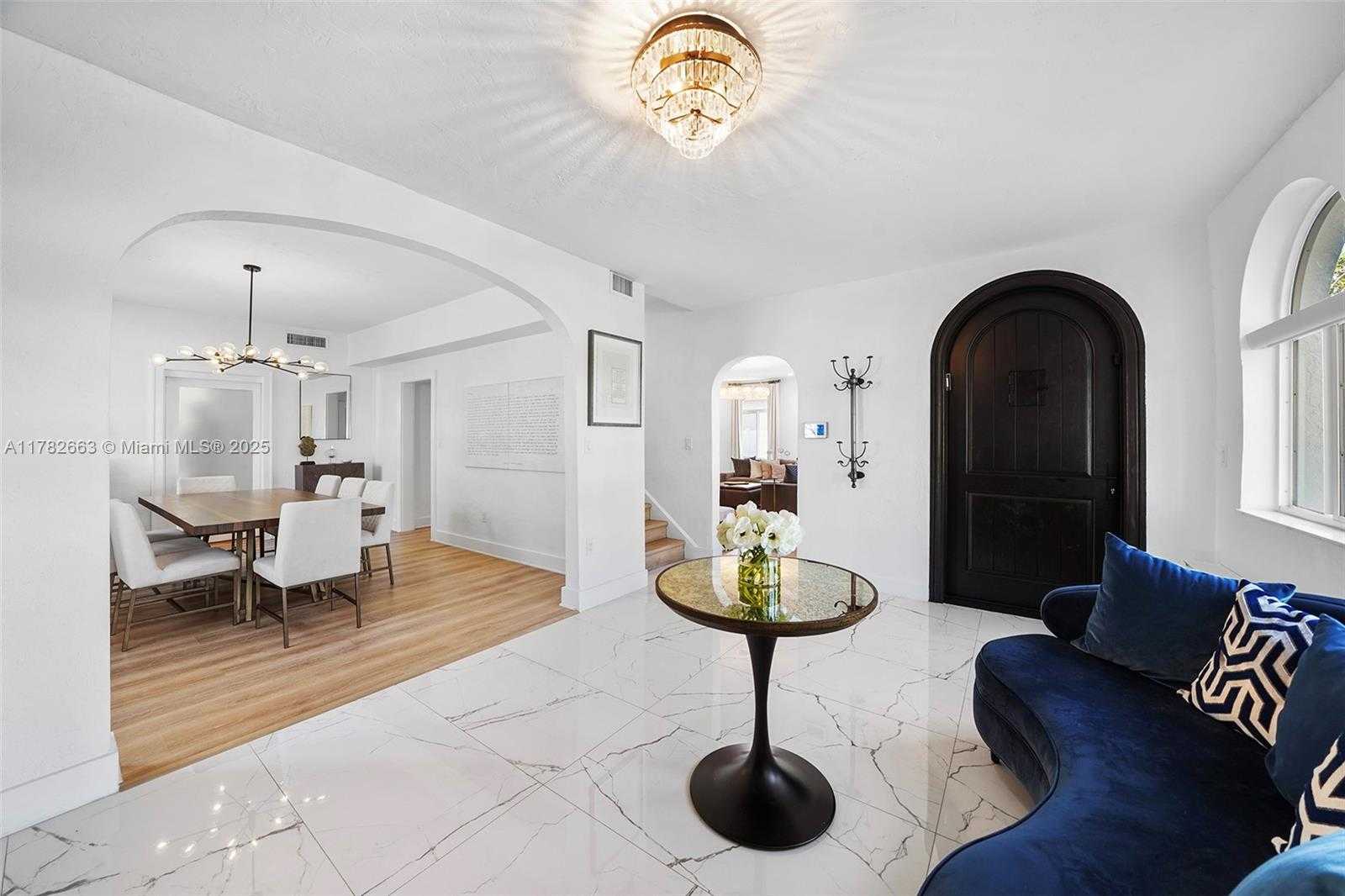 Small Image of 5237 LA GORCE DR, Miami Beach Number 9
