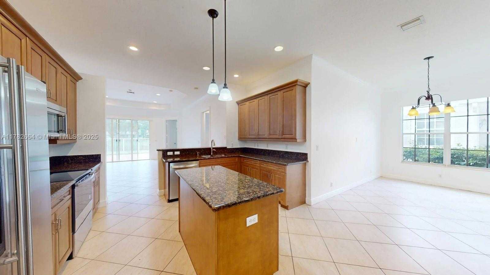 Small Image of 4713 VILLAGE WAY, Davie Number 10