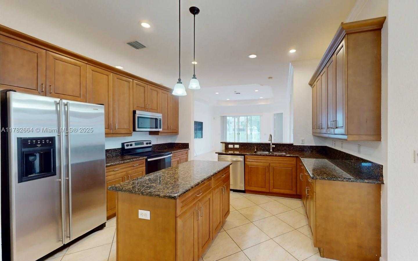 Small Image of 4713 VILLAGE WAY, Davie Number 13