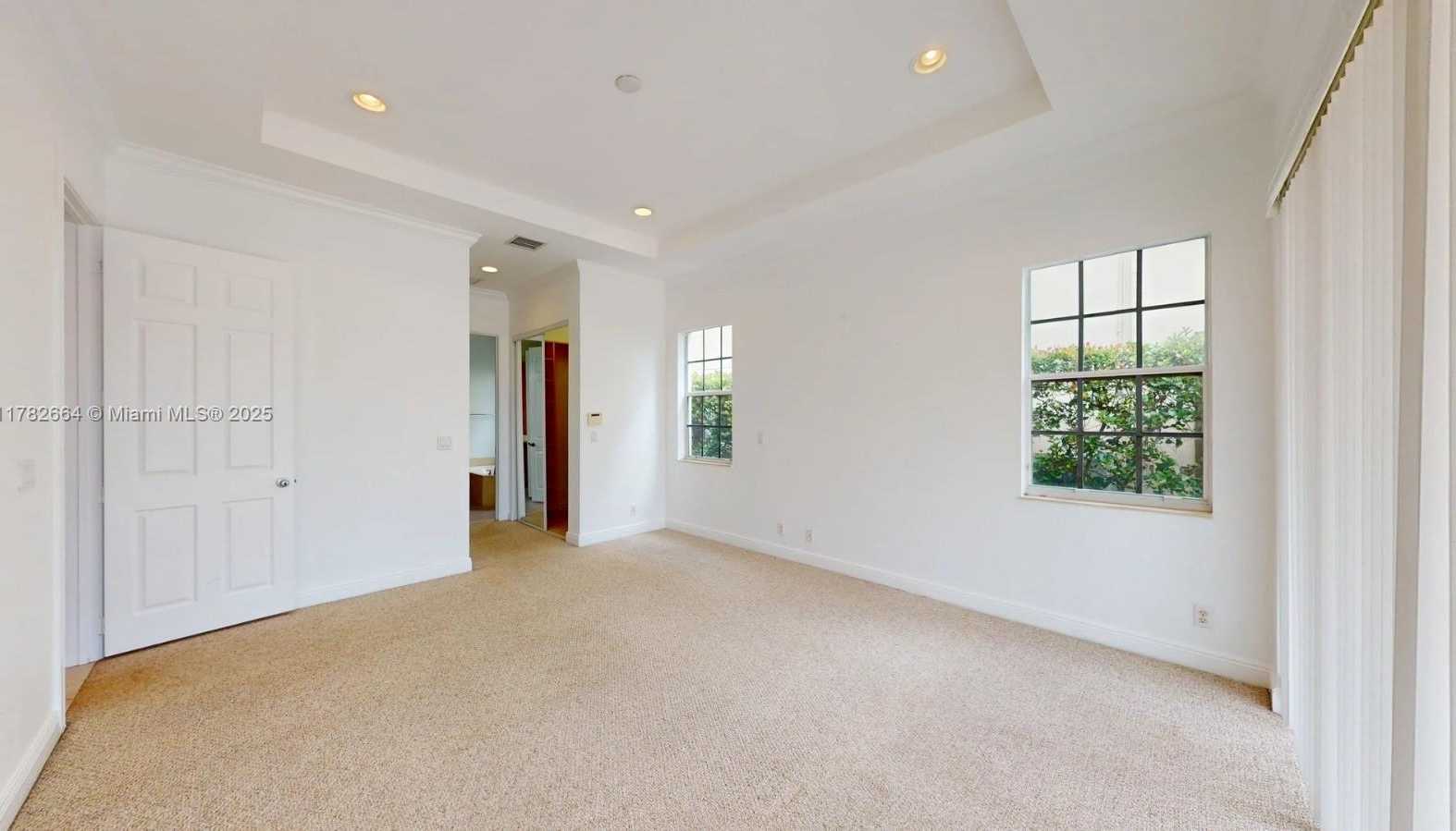 Small Image of 4713 VILLAGE WAY, Davie Number 18