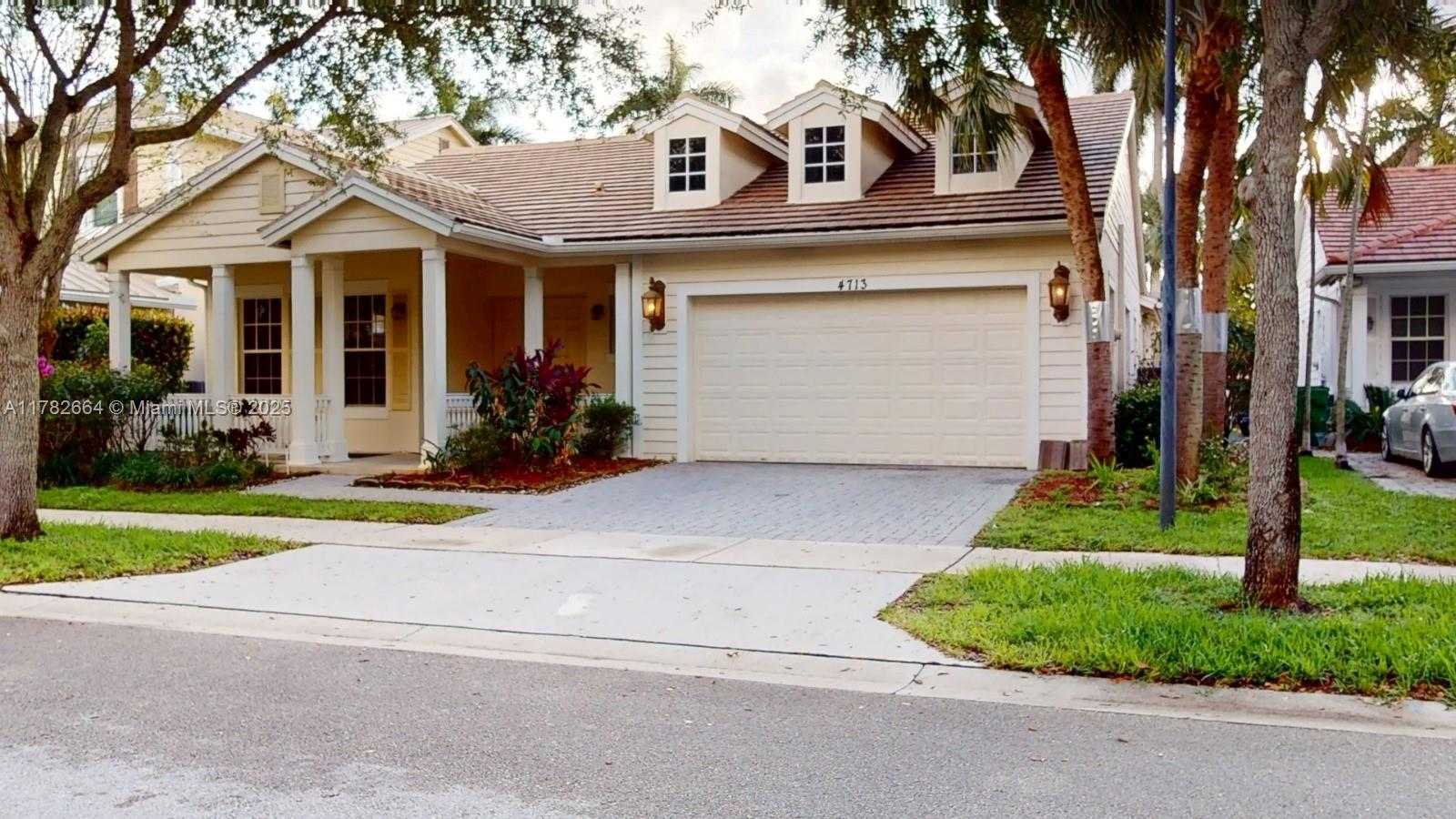 Small Image of 4713 VILLAGE WAY, Davie Number 2