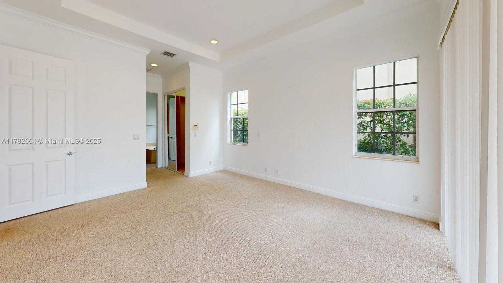 Small Image of 4713 VILLAGE WAY, Davie Number 23