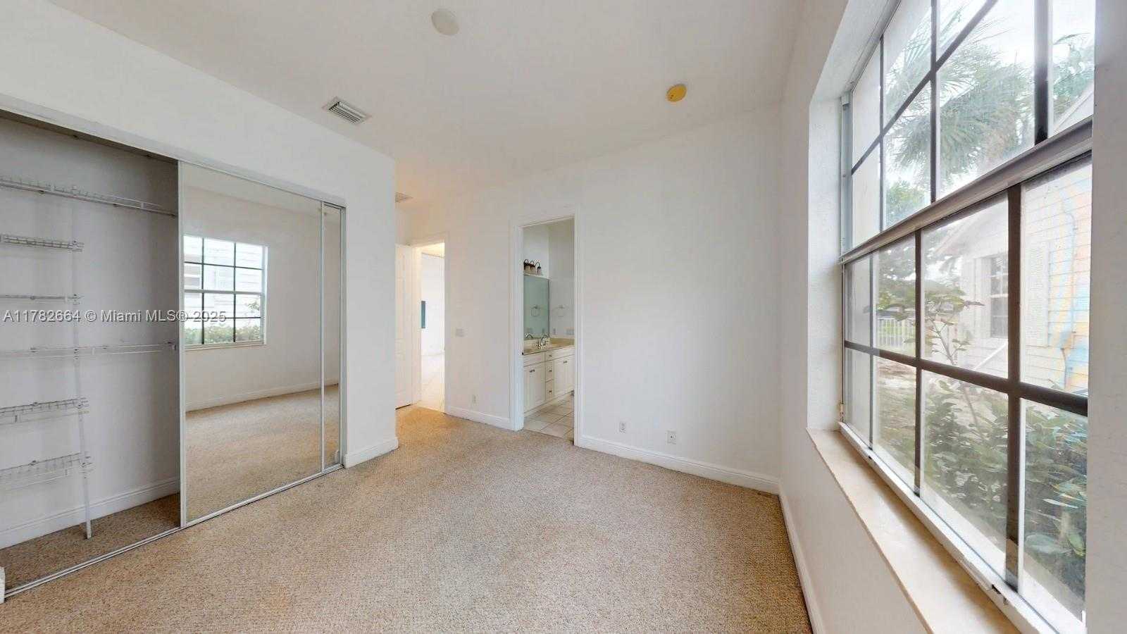 Small Image of 4713 VILLAGE WAY, Davie Number 25