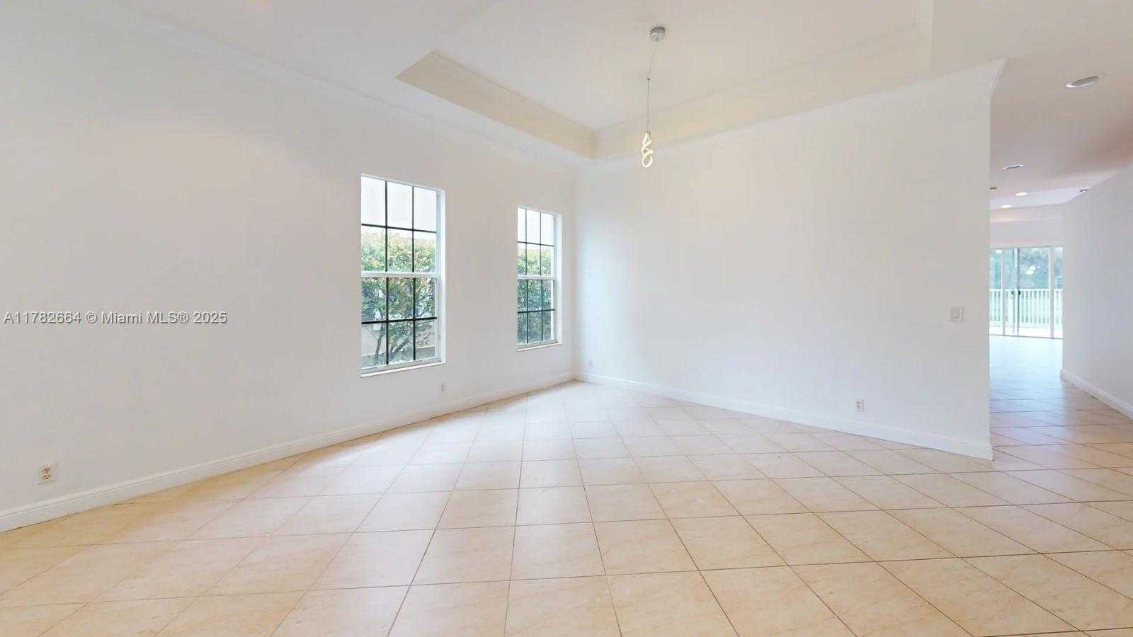 Small Image of 4713 VILLAGE WAY, Davie Number 35