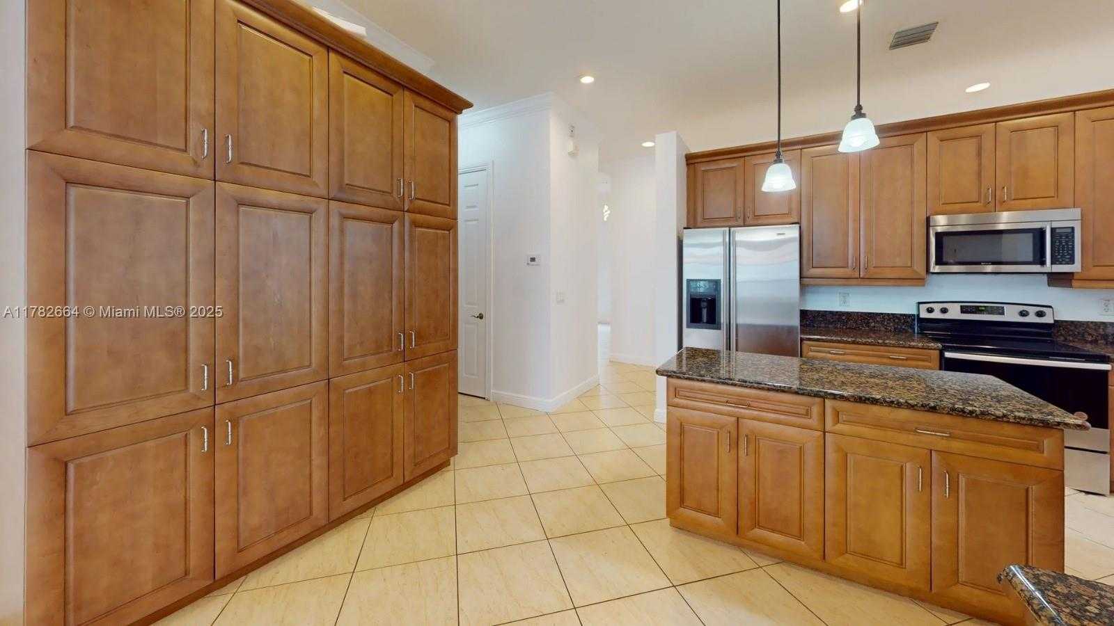 Small Image of 4713 VILLAGE WAY, Davie Number 37