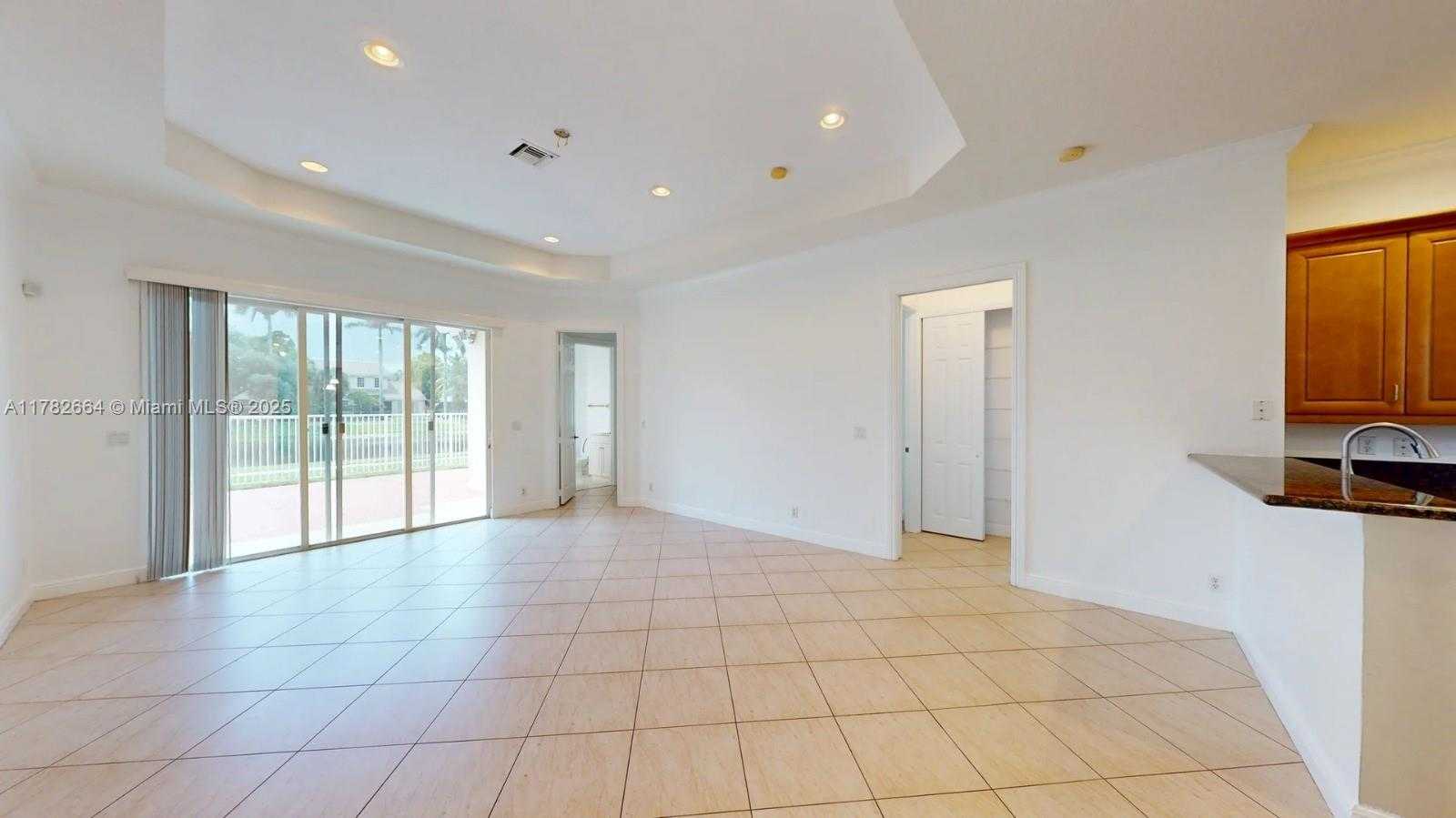 Small Image of 4713 VILLAGE WAY, Davie Number 8