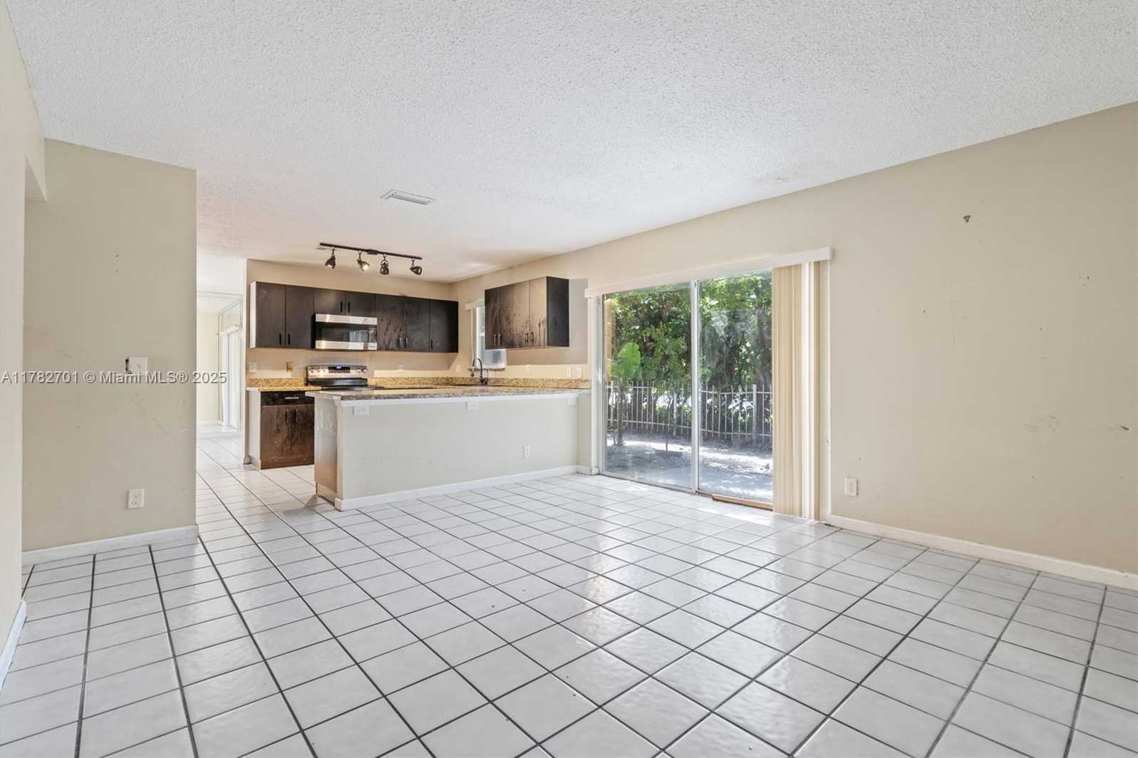 Small Image of 9454 NORTH WEST 8TH CIR, Plantation Number 11