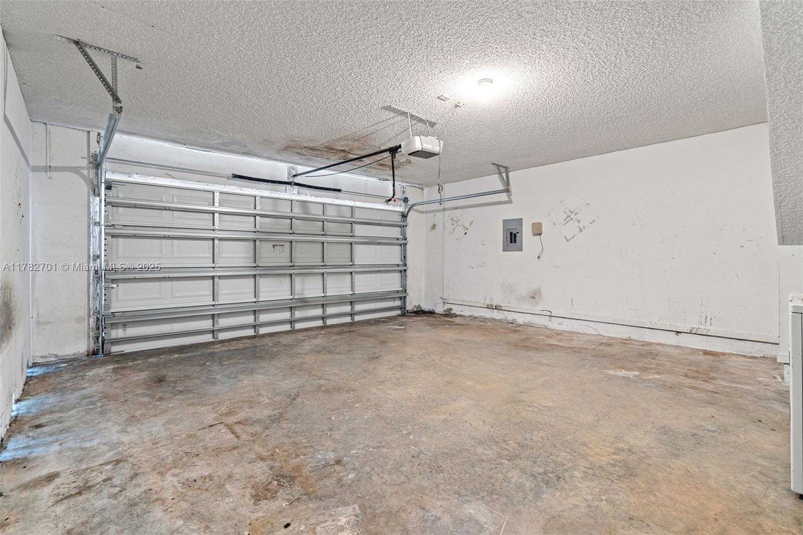 Small Image of 9454 NORTH WEST 8TH CIR, Plantation Number 19