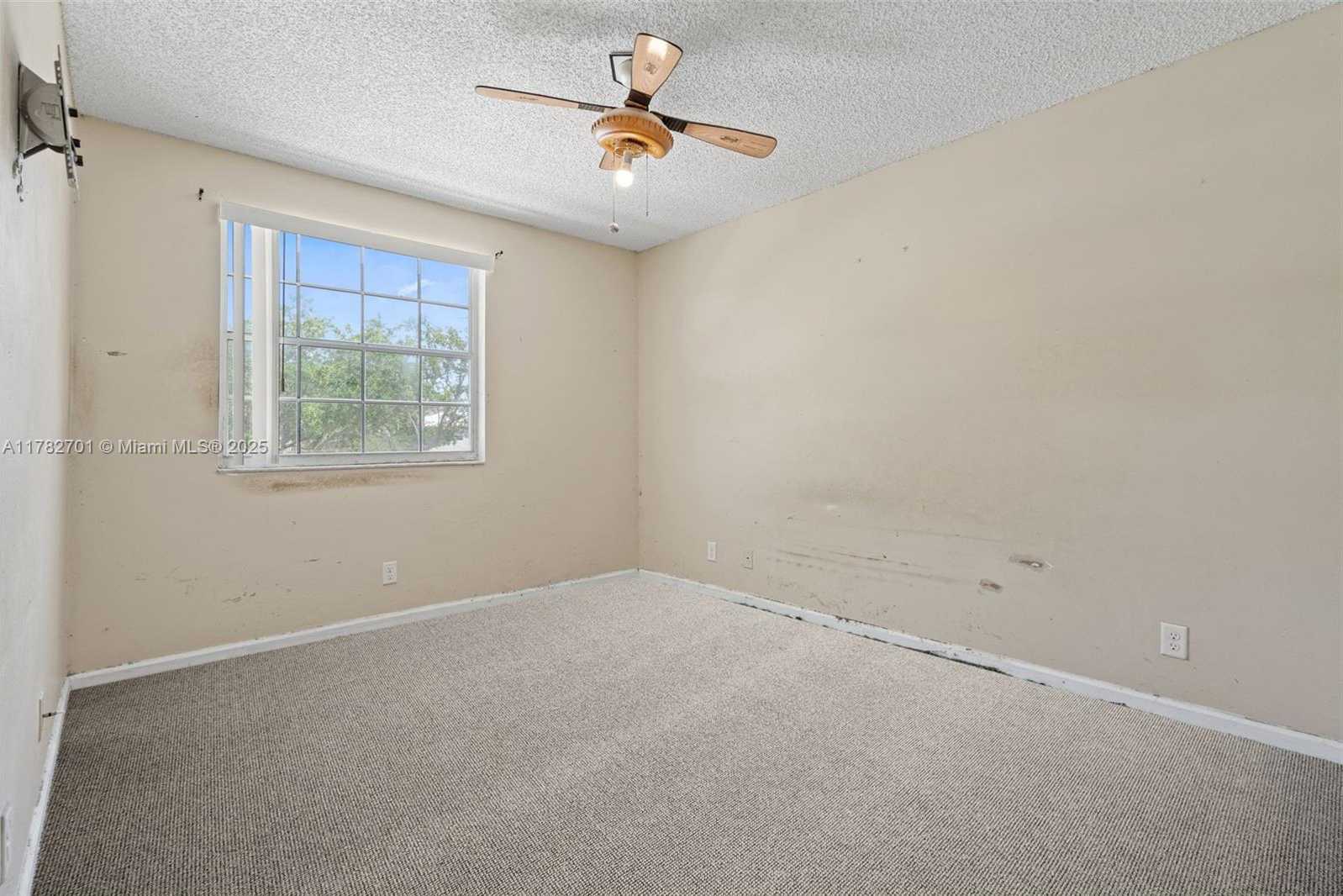 Small Image of 9454 NORTH WEST 8TH CIR, Plantation Number 33