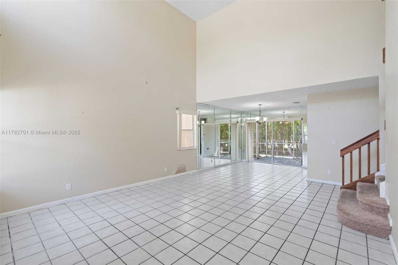 Small Image of 9454 NORTH WEST 8TH CIR, Plantation Number 4
