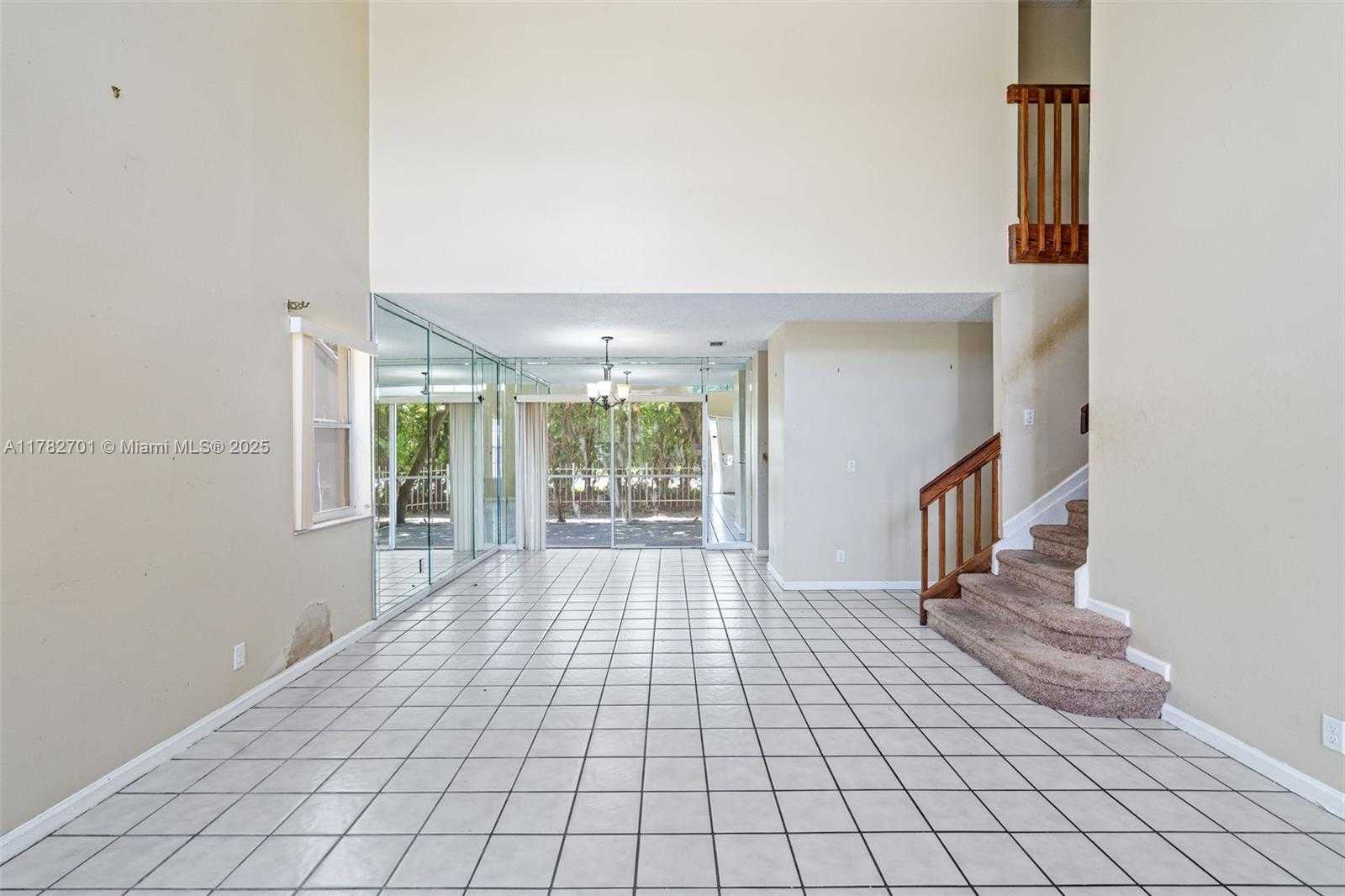 Small Image of 9454 NORTH WEST 8TH CIR, Plantation Number 5