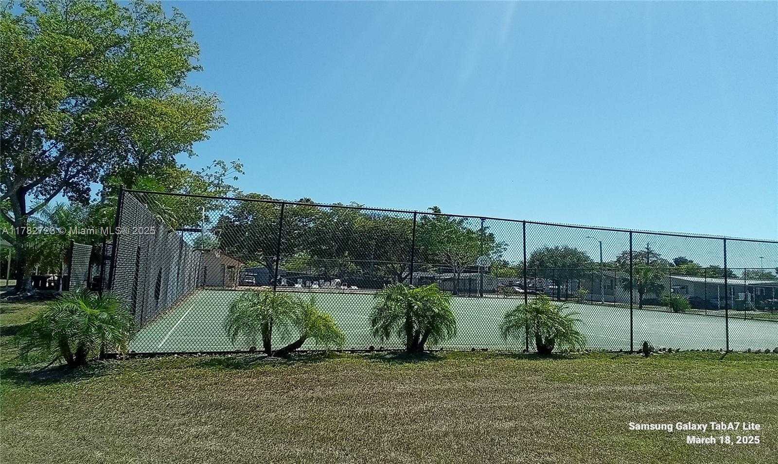 Small Image of 21821 SOUTH HERITAGE CIR, Pembroke Pines Number 15