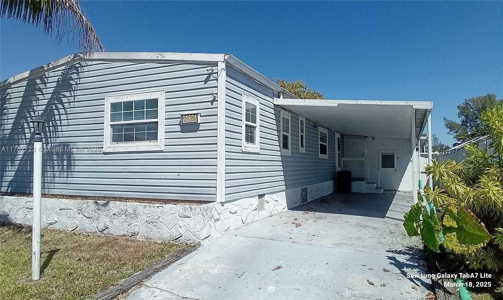 Small Image of 21821 SOUTH HERITAGE CIR, Pembroke Pines Number 2