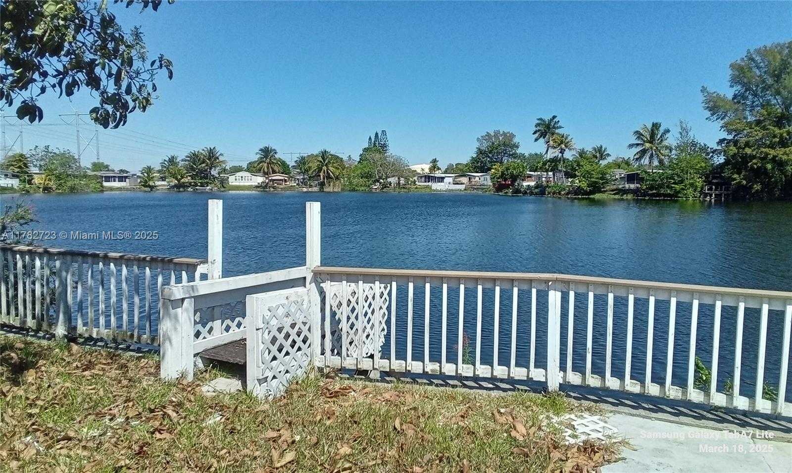 Small Image of 21821 SOUTH HERITAGE CIR, Pembroke Pines Number 27