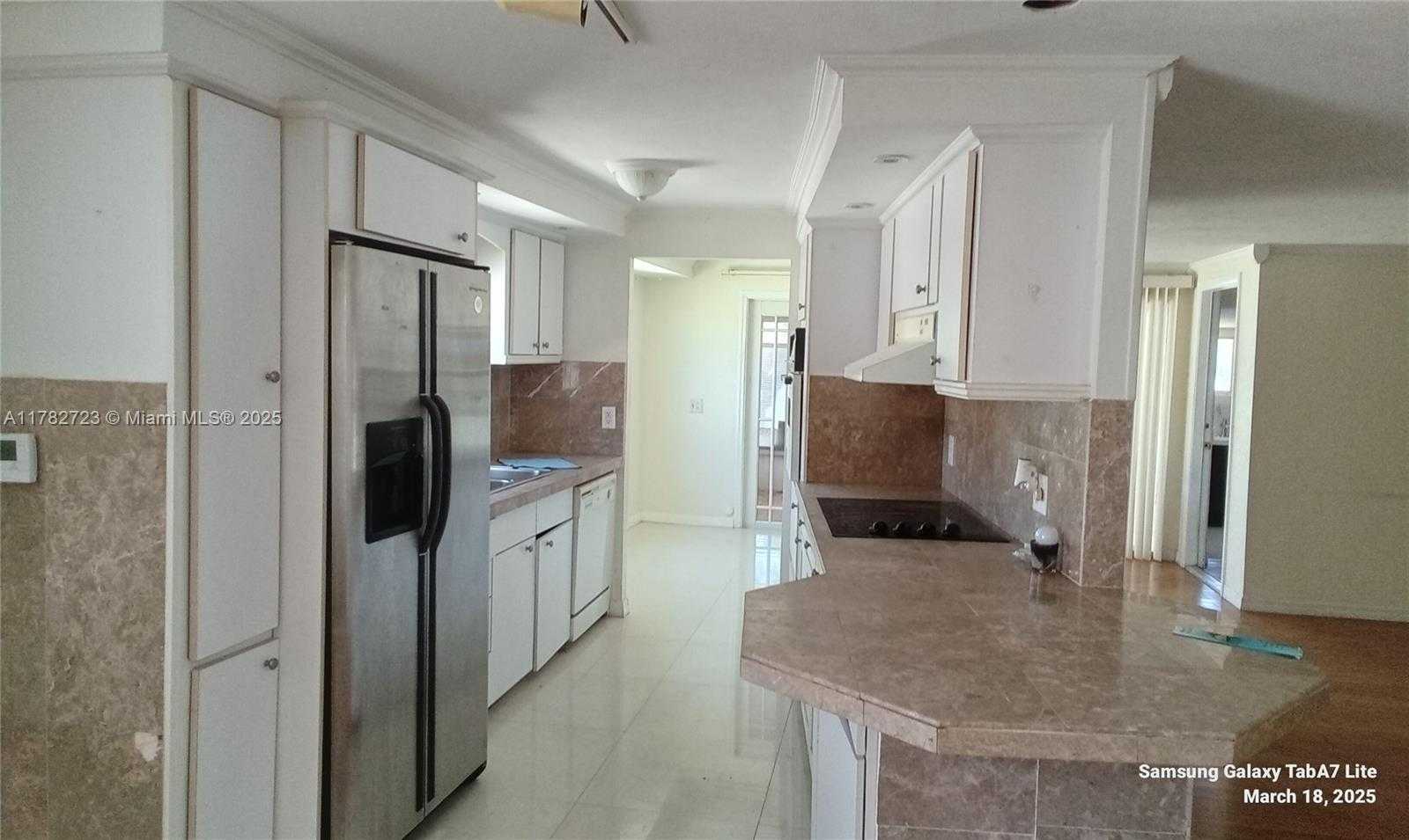 Small Image of 21821 SOUTH HERITAGE CIR, Pembroke Pines Number 6