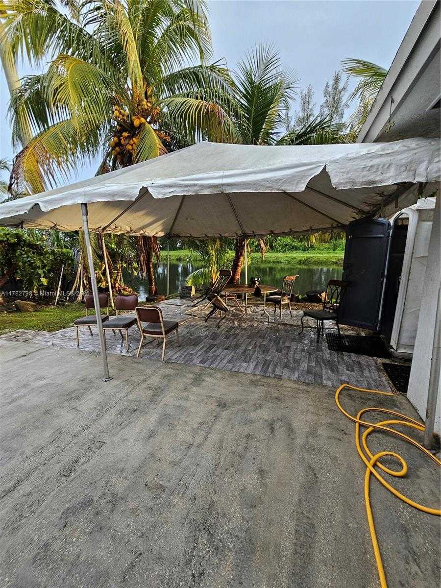 Small Image of Miami Number 11