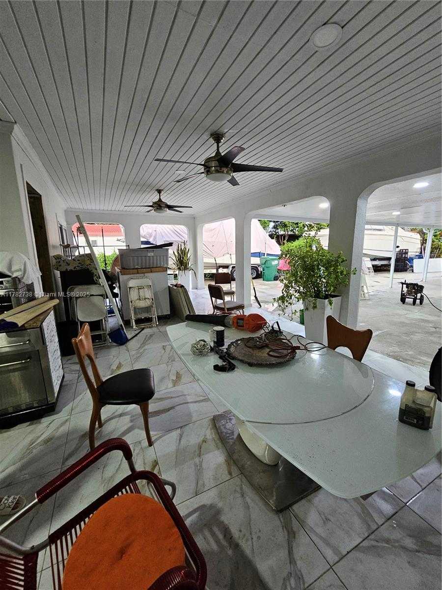 Small Image of Miami Number 20
