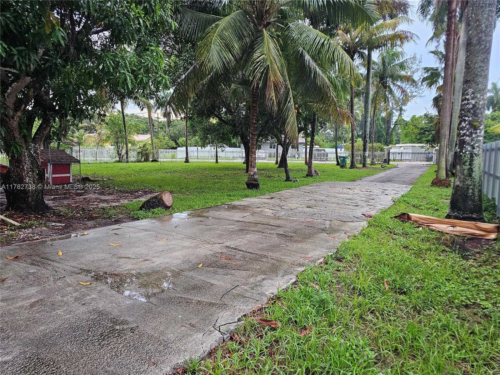 Small Image of Miami Number 3