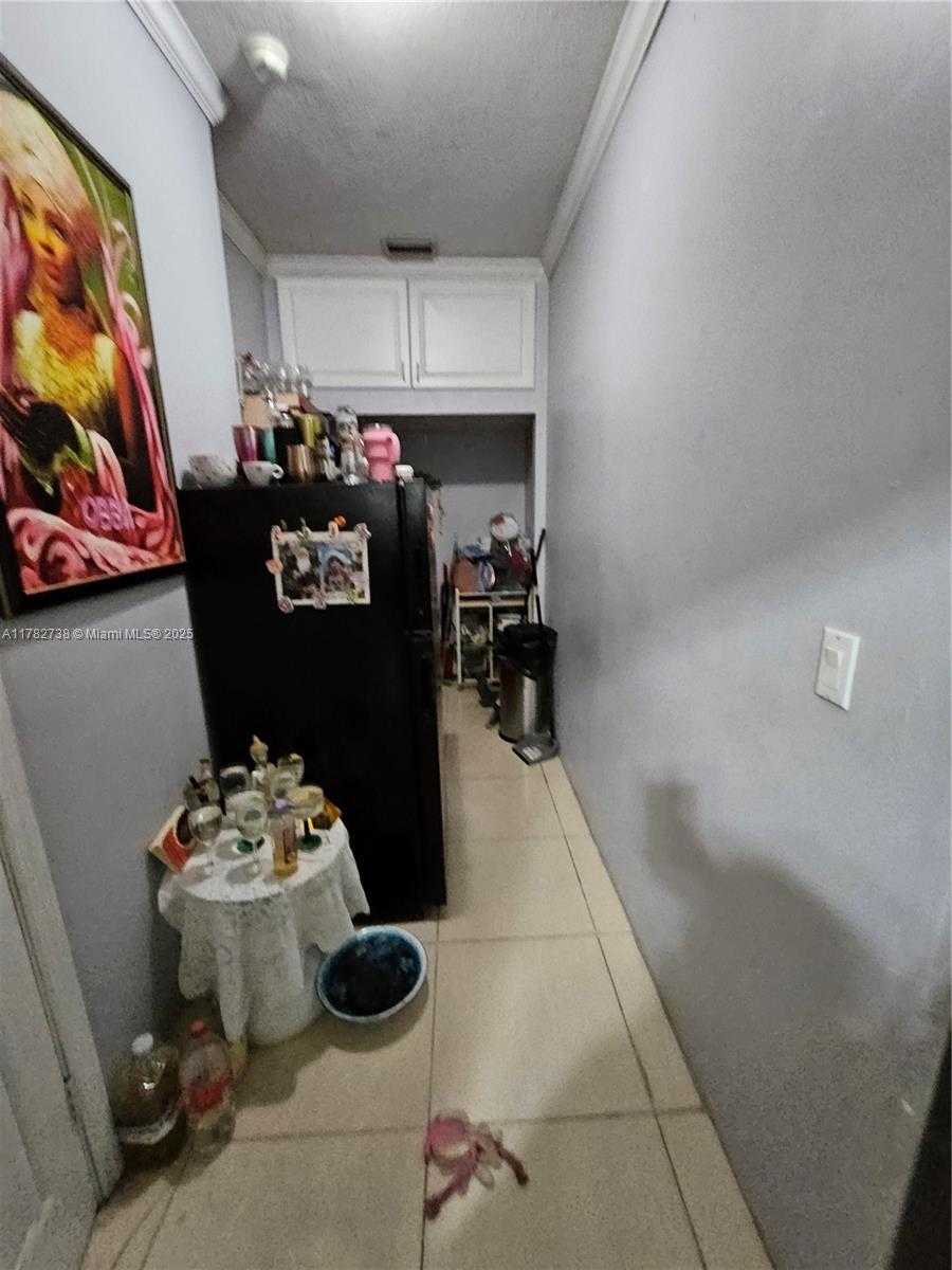 Small Image of Miami Number 40