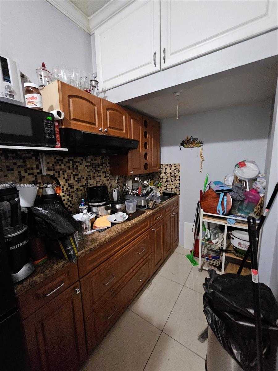 Small Image of Miami Number 41