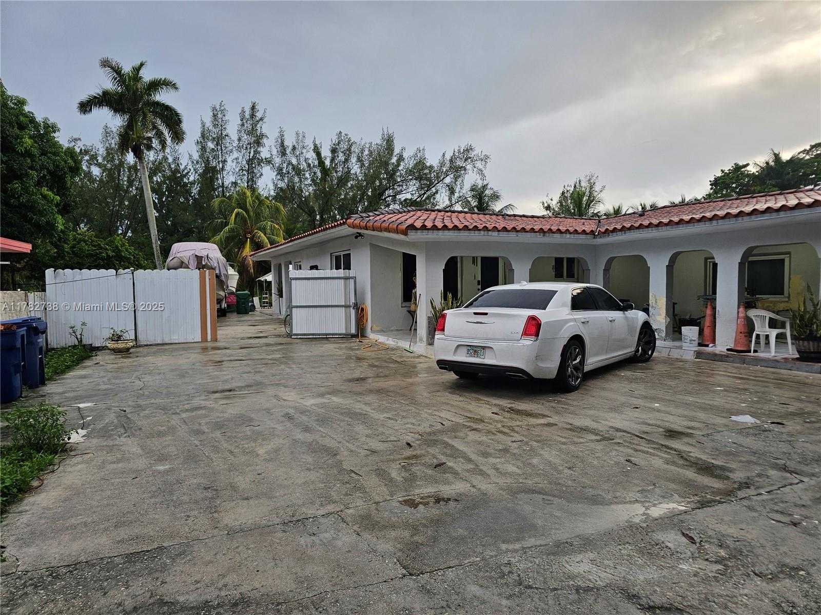 Small Image of Miami Number 5