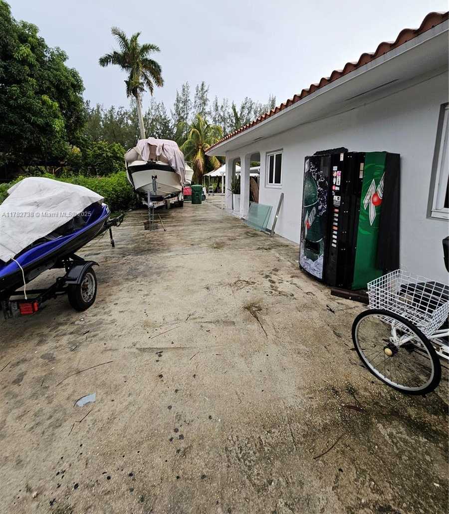 Small Image of Miami Number 6