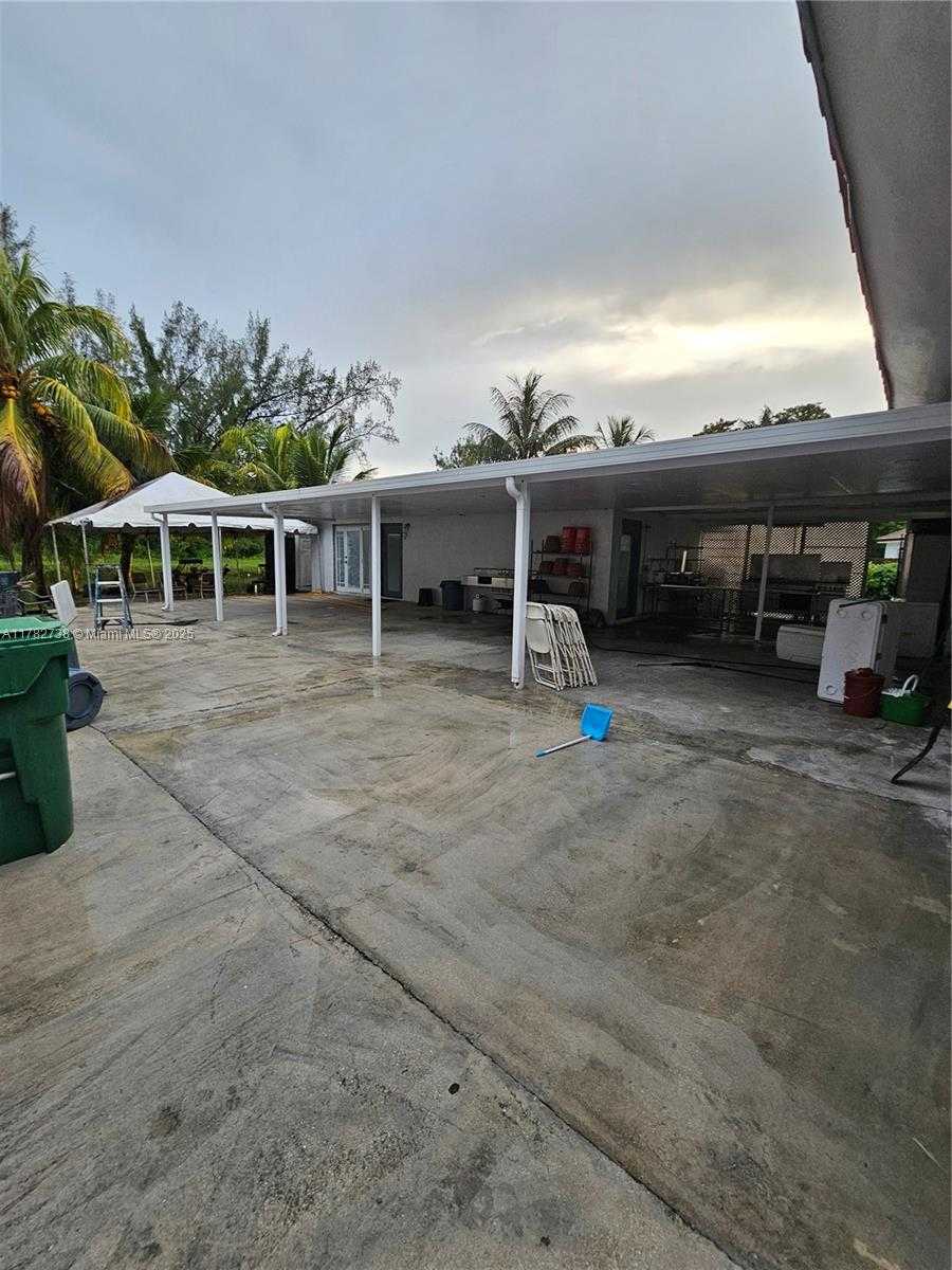 Small Image of Miami Number 7