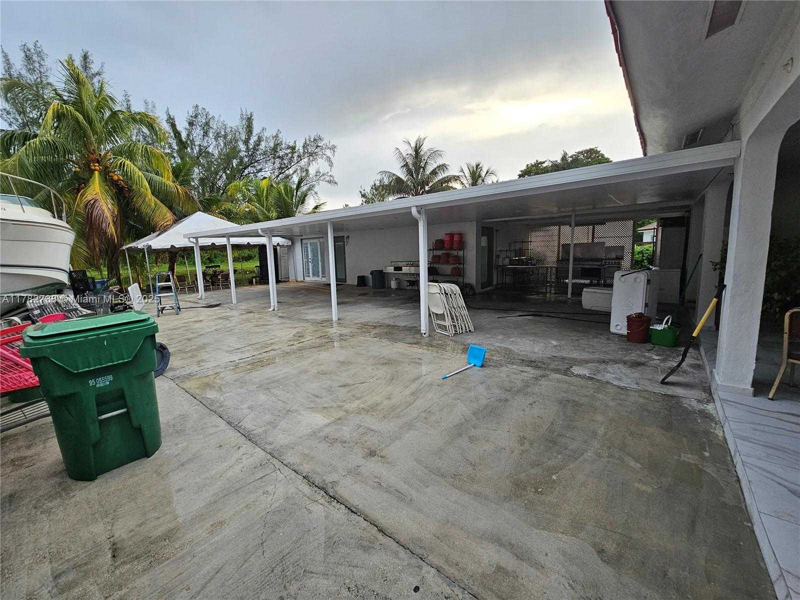 Small Image of Miami Number 8