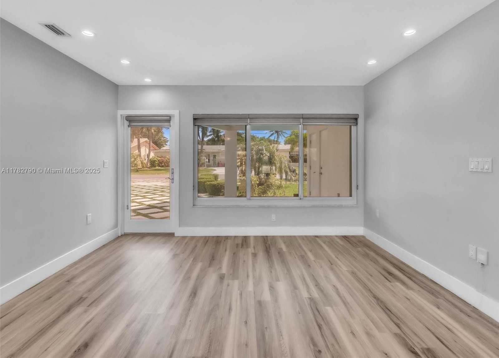 Small Image of 959 NAUTILUS ISLE, Dania Beach Number 24