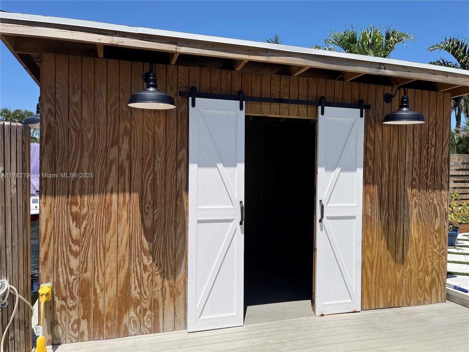 Small Image of 959 NAUTILUS ISLE, Dania Beach Number 31